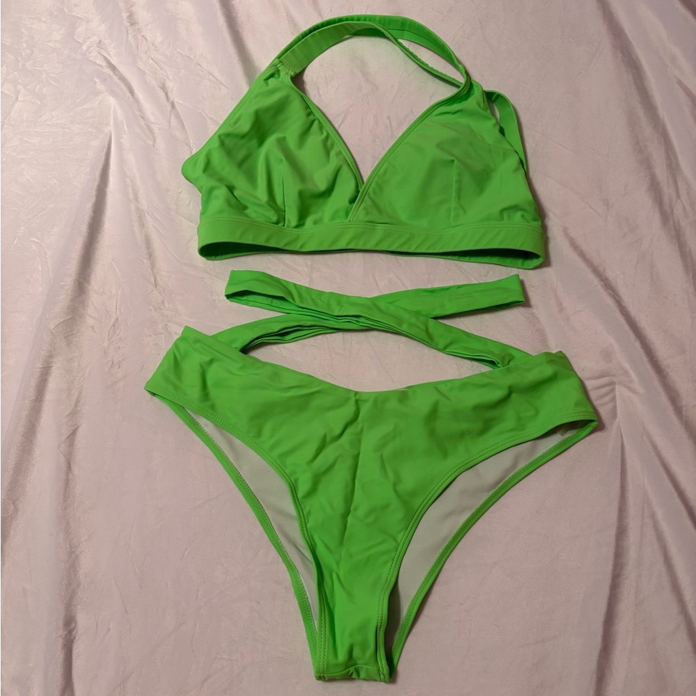 SHEIN Criss Cross Cut-Out Bikini lime green XL